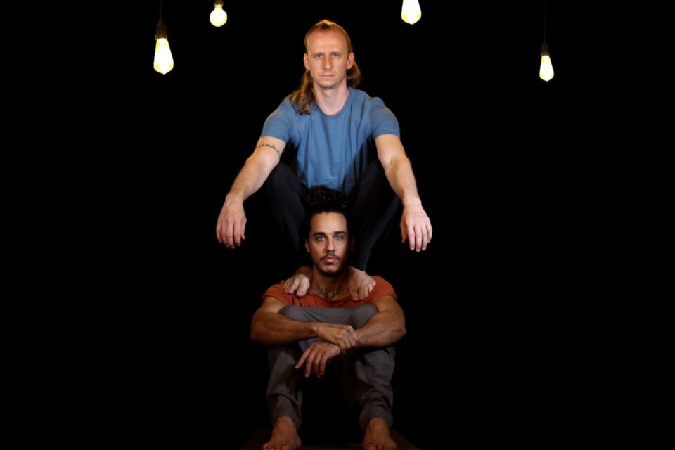 O espetáculo "Hi.a.to", da Cia Catavento, será apresentado nos dias 29 e 30/11, no Teatro SESI, com entrada gratuita