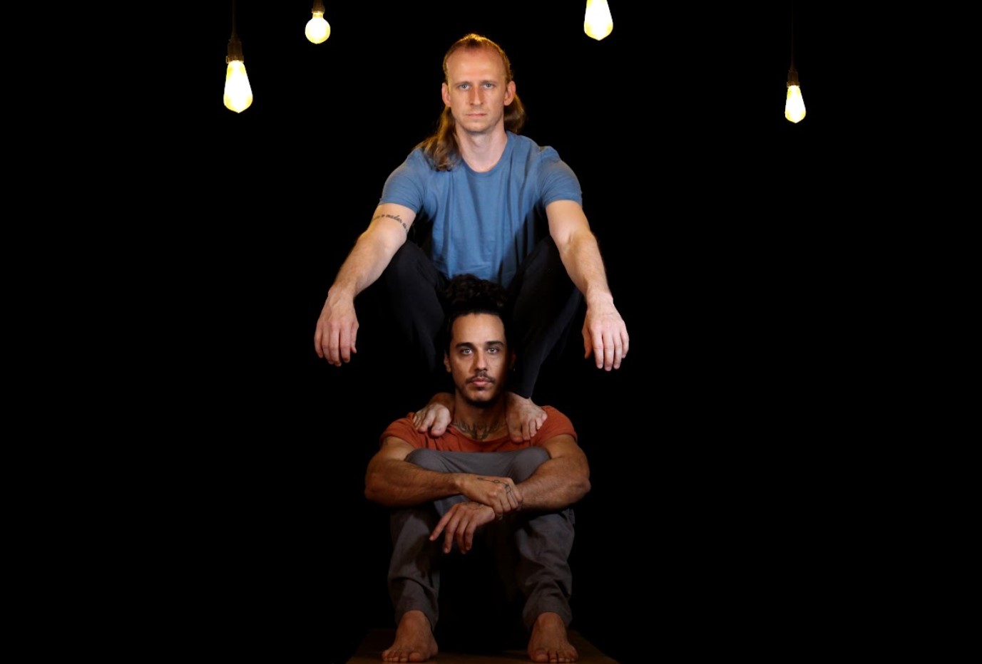 O espetáculo "Hi.a.to", da Cia Catavento, será apresentado nos dias 29 e 30/11, no Teatro SESI, com entrada gratuita