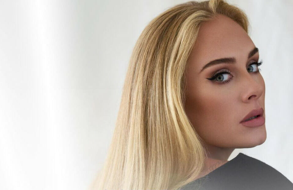 'Me humanizaram', diz Adele sobre amizade com Jennifer Lawrence e Nicole Richie