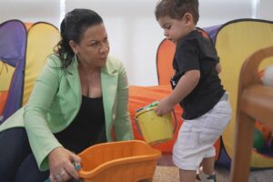 Mãe de Marília Mendonça diz estar forte pelo neto