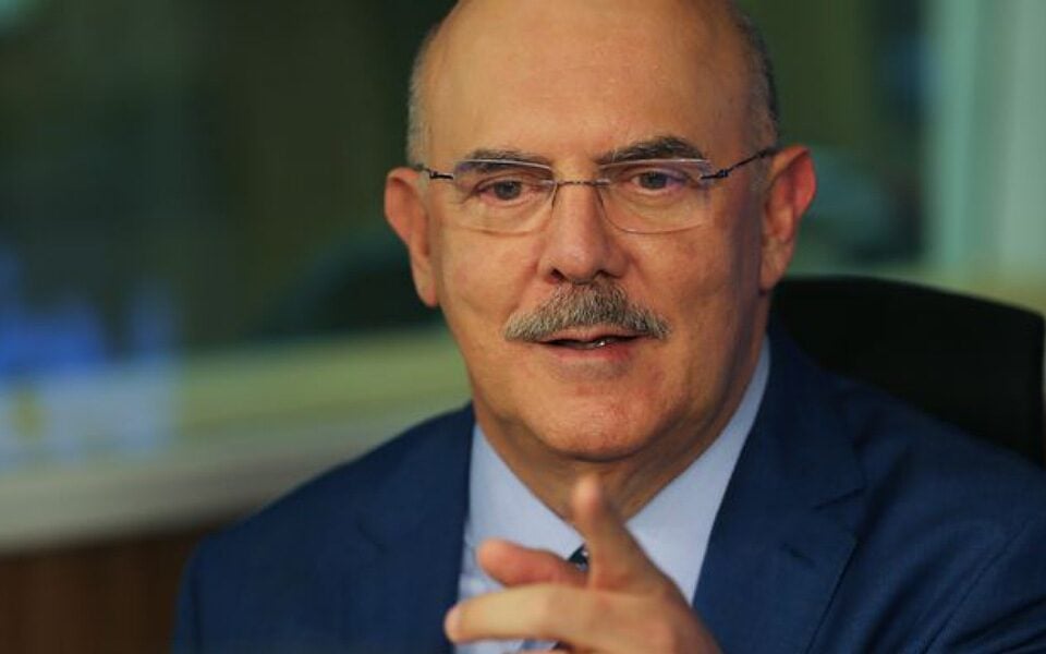 Ministro da Educação diz que alocação de recursos segue legislação