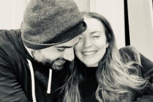 Lindsay Lohan anuncia noivado com executivo: Meu futuro