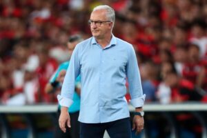 Dorival Júnior durante passagem pelo Flamengo