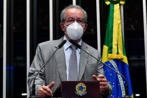 Senador José Aníbal decide deixar comissão de prévias do PSDB e apoiar Eduardo Leite