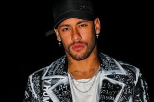 Messi e Cristiano Ronaldo aparecem em ranking da Forbes. Neymar é o quarto atleta mais bem pago do mundo; veja lista