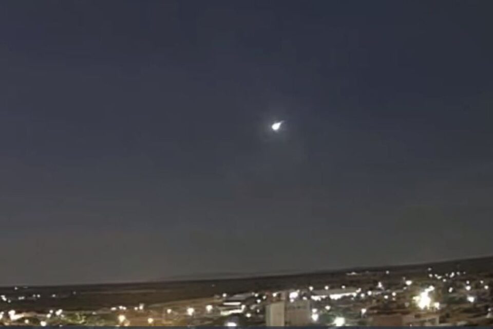 Câmeras registram passagem de meteoro em três estados brasileiros
