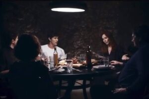 Cena de Verdades Secretas 2 vira piada e é compara a Porta dos Fundos. Novela Walcyr Carrasco Verdades Secretas críticas criticada