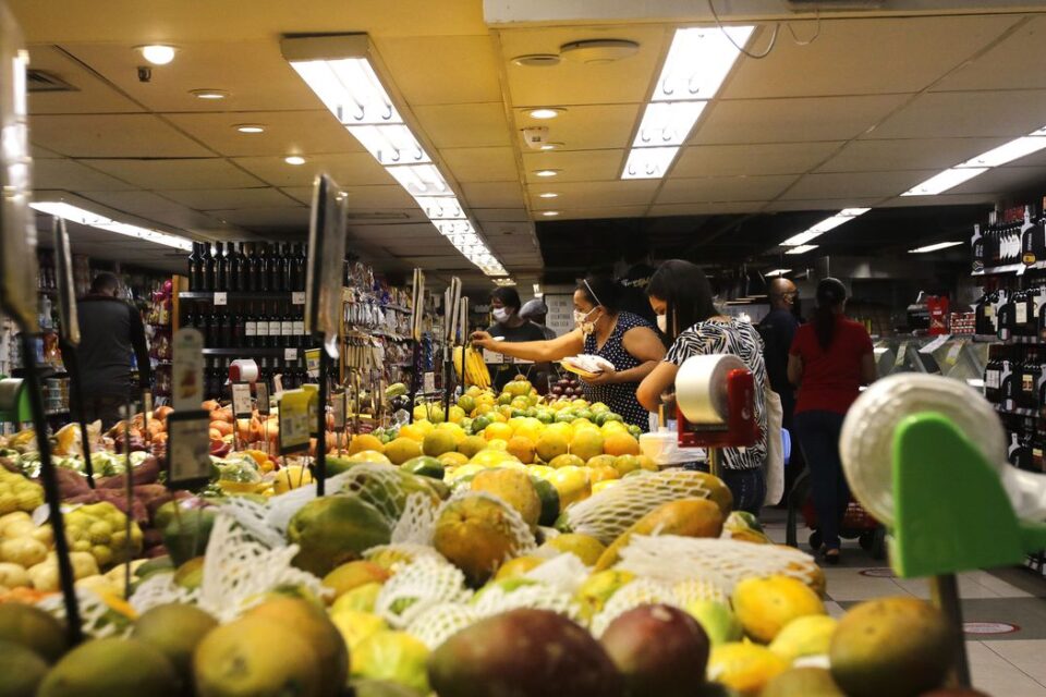 1 em 4 brasileiros diz não ter comida suficiente em casa, aponta pesquisa