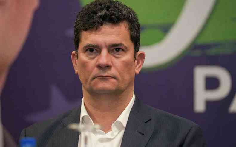 Moro tenta se descolar de Bolsonaro e diz que Lula cria condições para crises de corrupção Ex-juiz da Lava Jato critica loteamento de cargos