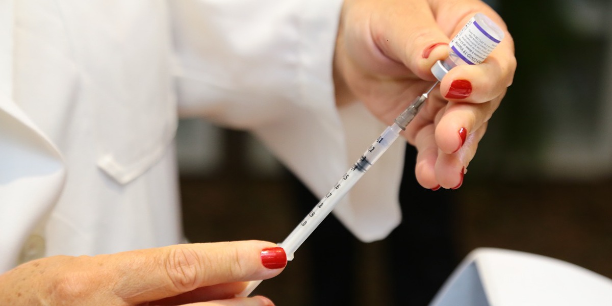 Aparecida de Goiânia antecipa dose de reforço de vacina contra Covid-19 para quatro meses