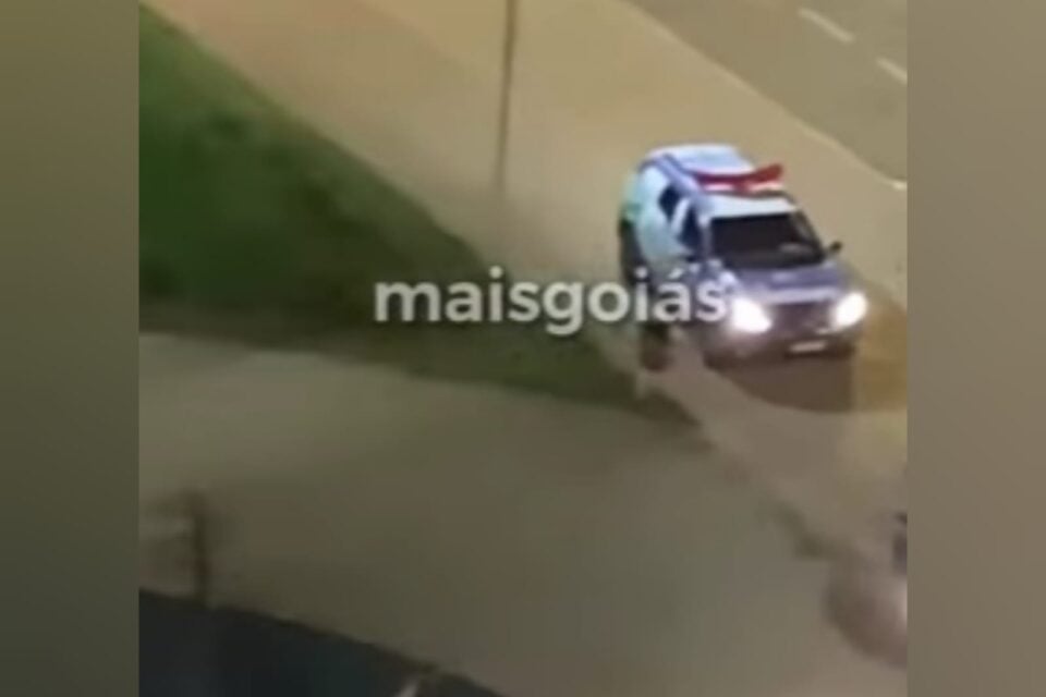 Um homem, que seria morador de rua, foi baleado durante uma abordagem policial na Praça do Sol, no Setor Oeste, em Goiânia.
