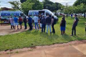Vacinação itinerante: Busca ativa de não imunizados chega à região Norte de Goiânia