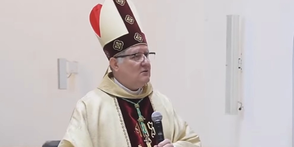 Bispo de Formosa - Passaporte da vacina, para ele, é "papo furado da nova ordem mundial"