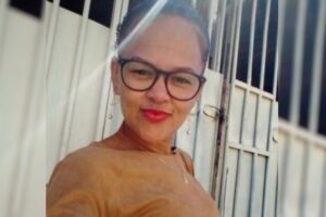 Familiares de Marcimone Ferreira dos Reis procuram pela mulher de 35 anos que desapareceu há cerca de 16 dias em Goiânia. (Foto: arquivo pessoal)