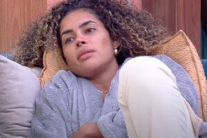 Comunicado oficial diz que ex-Fazenda está bem. Sthe Matos descobre sangramento no cérebro após fortes dores na cabeça