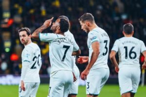 Jogadores do Manchester City comemoram gol