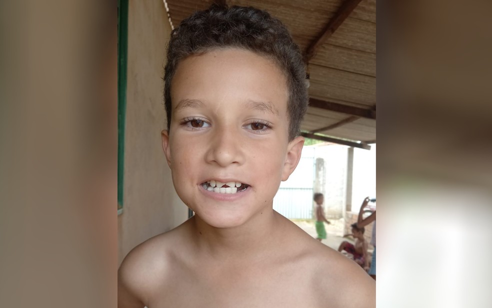 Uma criança, de 9 anos, comoveu a internet após pedir ao Papai Noel dinheiro para arrumar os dentes, em Vianópolis. (Foto: reprodução)