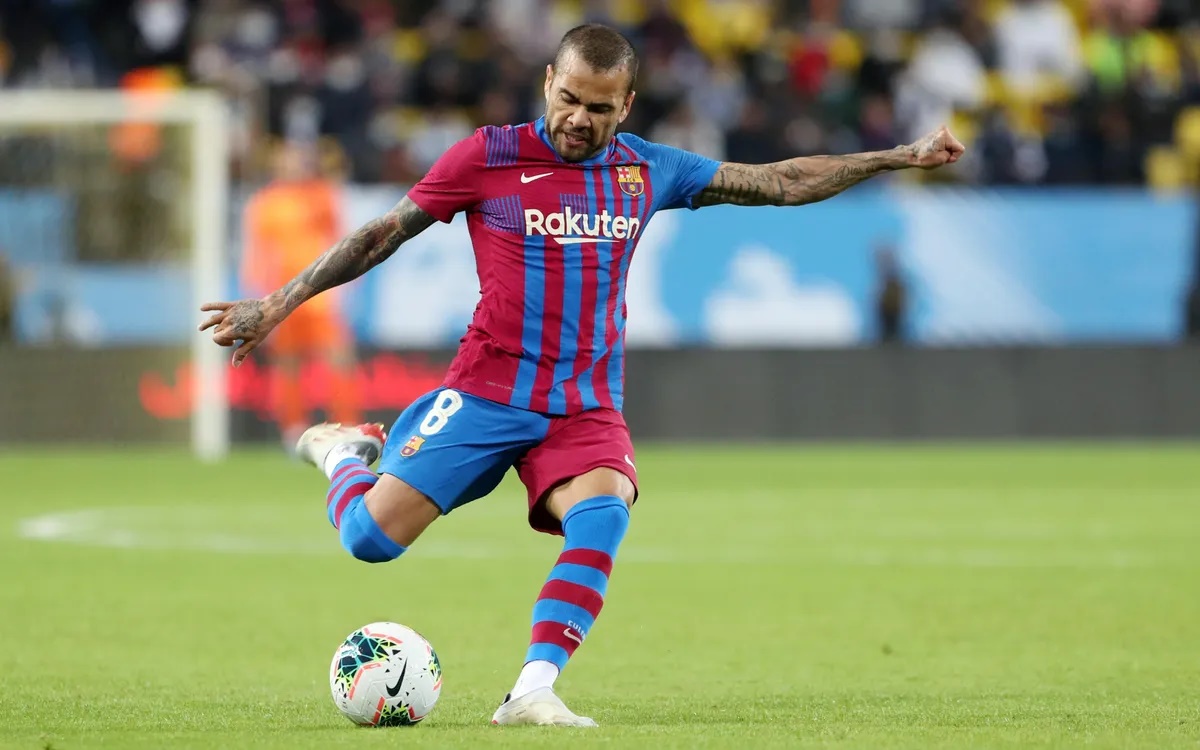 Daniel Alves em jogo pelo Barcelona