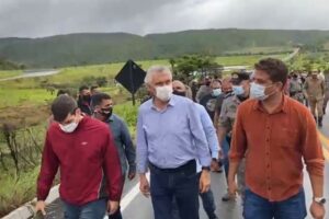 Caiado anuncia ações emergenciais após abertura de cratera na GO-118