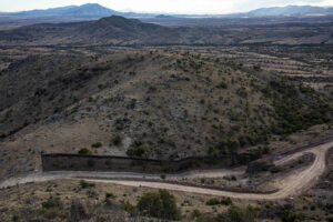 Brasileiros se arriscam na travessia aos EUA, e leste de Minas perde população e mão de obra