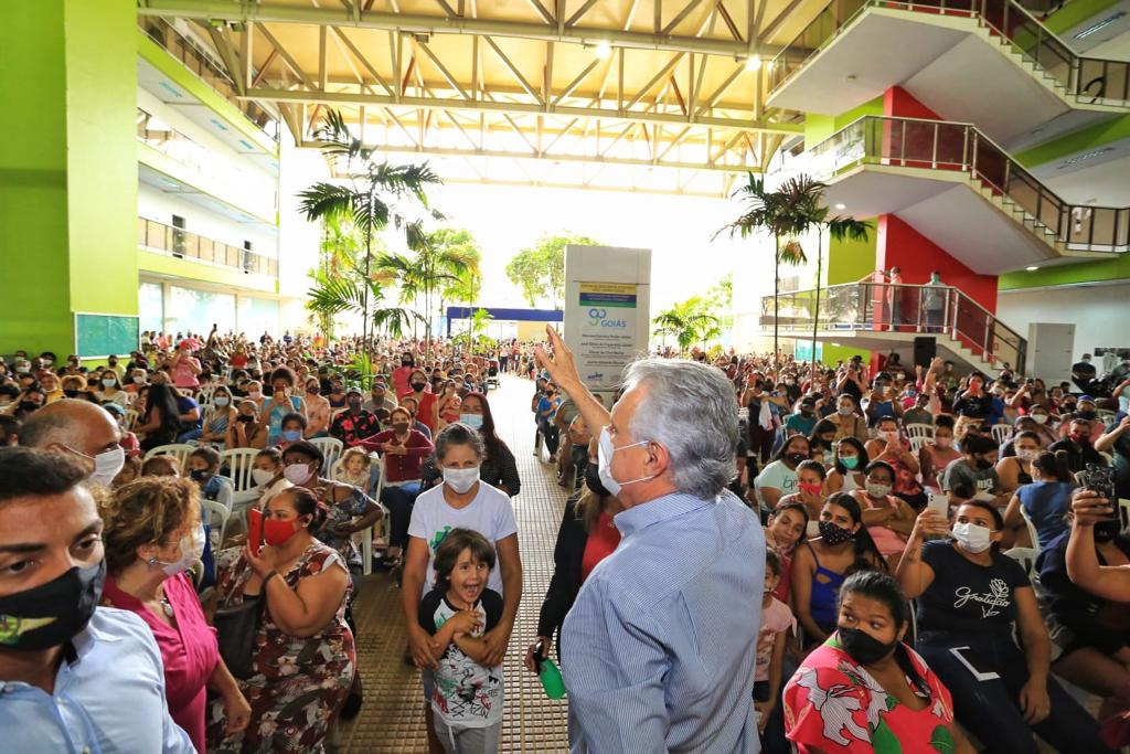"Não é programa de véspera de eleição, é política definitiva", diz Caiado sobre aluguel social (Foto: Governo do Estado)