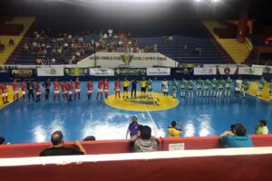 Vila Nova e Corumbaíba perfilados antes do jogo