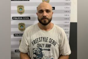 Homem é preso suspeito de furtar dois carros de locadora de veículos em Goiânia (Foto: Divulgação/DERFRVA)