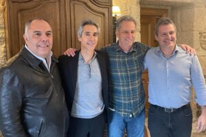 Paulo Sousa junto com a diretoria do Flamengo