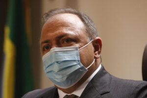 Em jantar do PL, Valdemar apresenta Pazuello como 'peça raríssima'