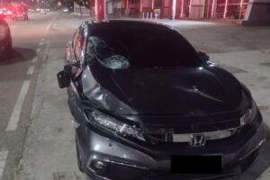 Carro de Ramon após acidente com ciclista