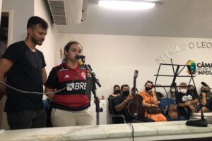 No velório de Maurílio, Luiza diz que levará o parceiro de dupla por onde for