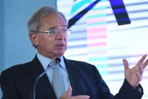 PIB caiu em razão do clima, diz ministério de Guedes