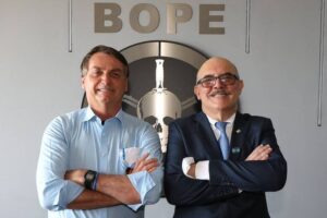 Ministro da Educação veta exigência de passaporte da vacina em universidade