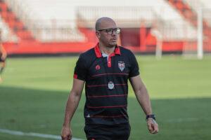 Rogério Corrêa, treinador do Atlético Goianiense Sub-20