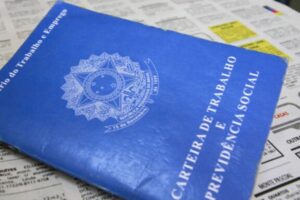 Ex-servidora do Pros denuncia demissão em massa sem pagamento dos funcionários