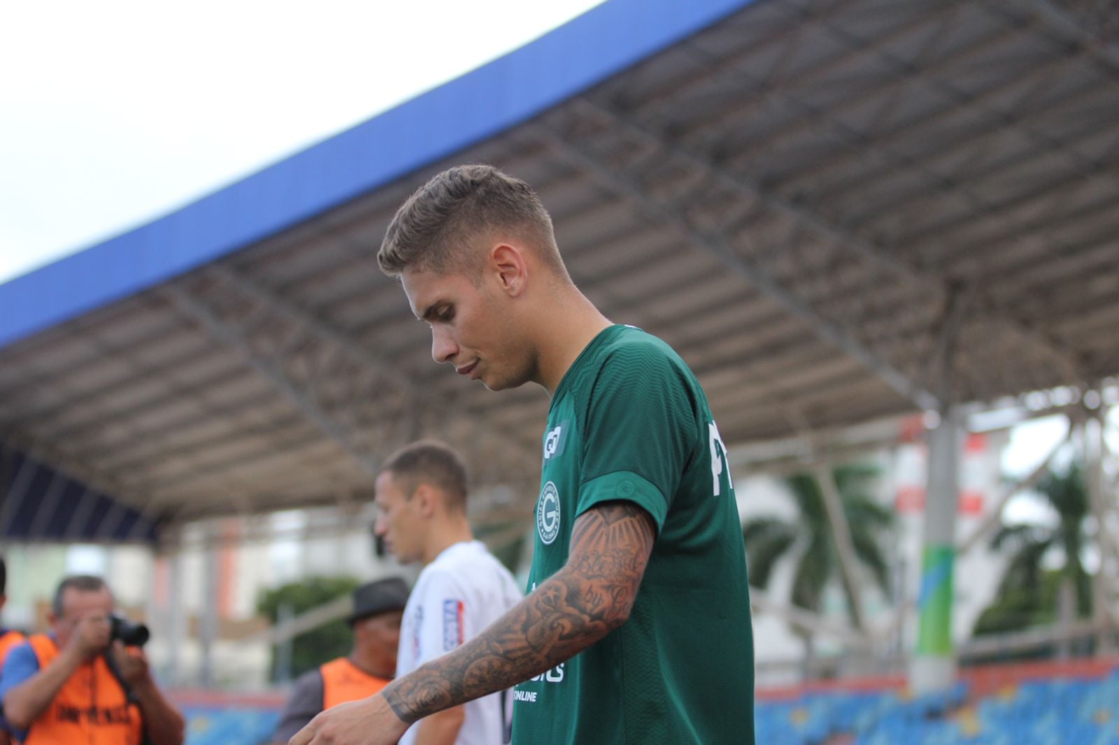 Thalles meio-campista revelado no Goiás