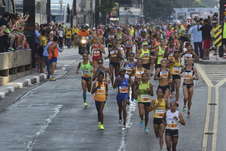 Corredores durante a prova da São Silvestre
