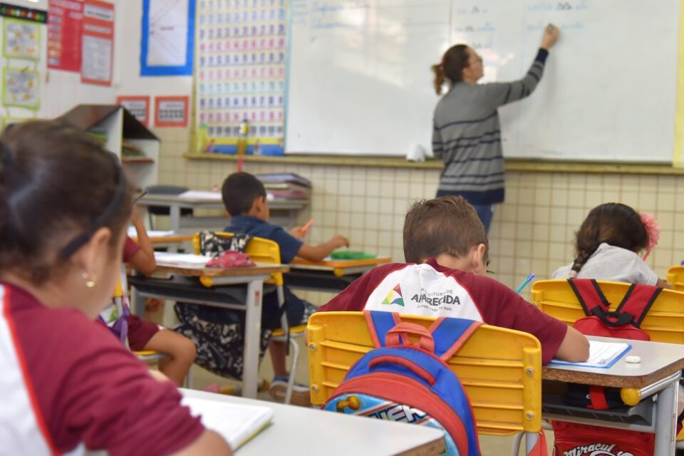 Passa na Assembleia projeto que prevê câmeras em creches de Goiás