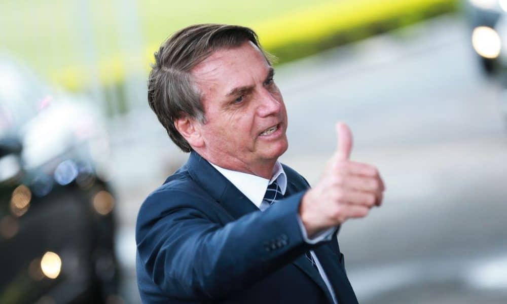 Bolsonaro participará de jogo de futebol com sertanejos em Buriti Alegre