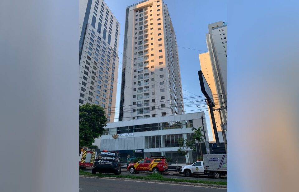 A Polícia Civil apura a morte de uma mulher que caiu do 15º andar durante uma festa em um prédio no Jardim Goiás, em Goiânia. (Foto: reprodução/TV Anhanguera)