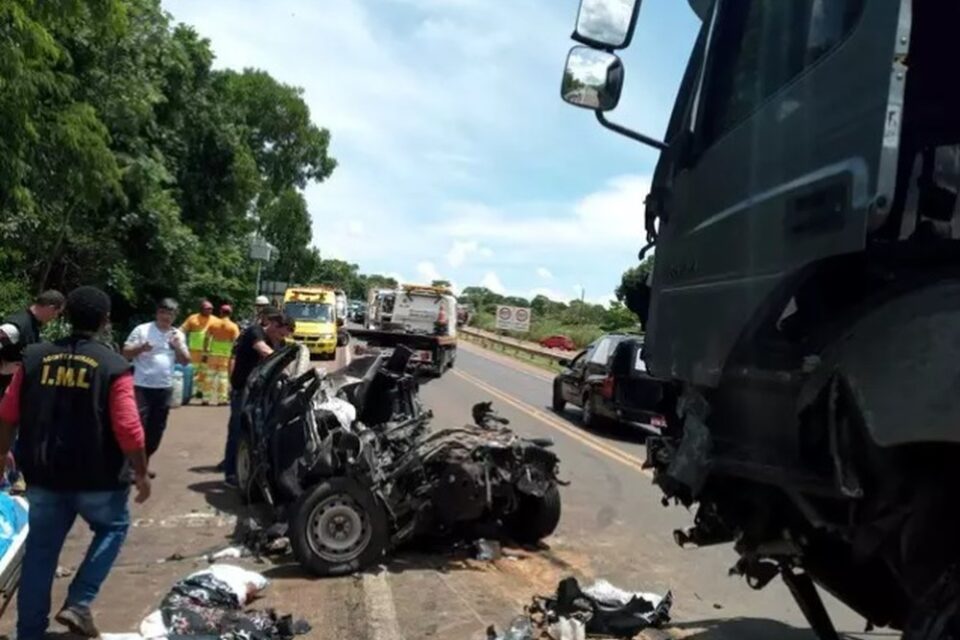 Família inteira morre em acidente enquanto se mudava do RJ para MT
