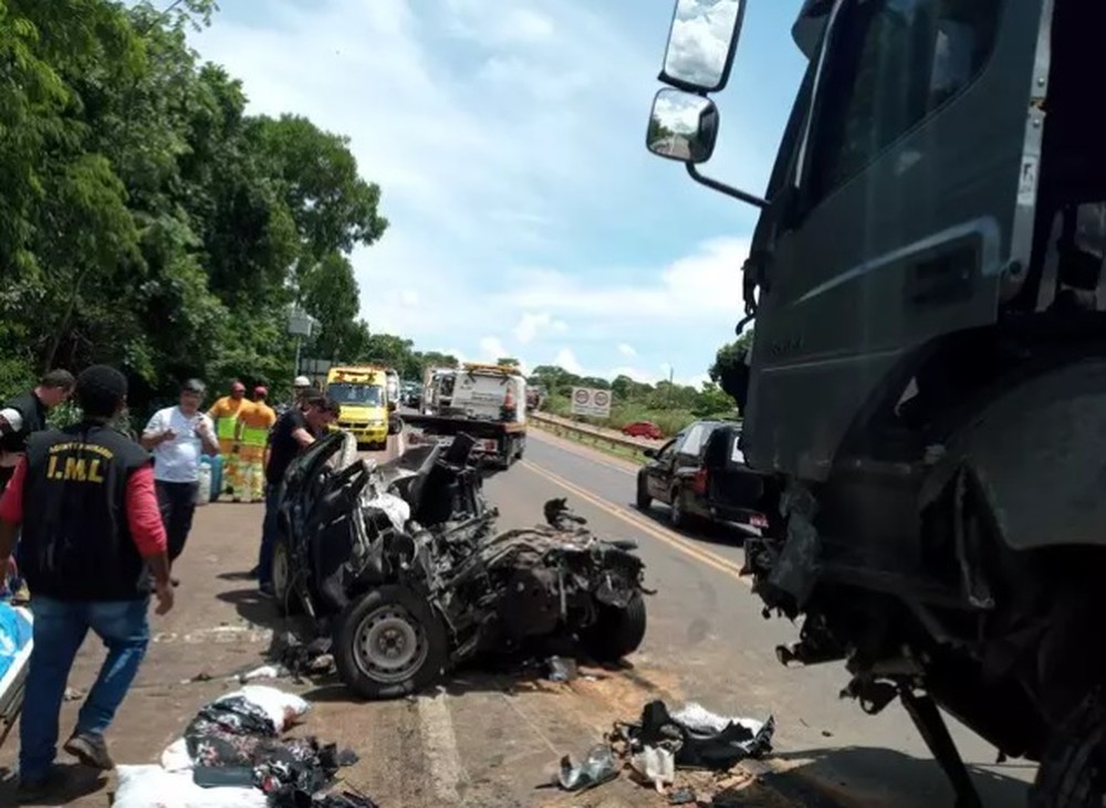 Família inteira morre em acidente enquanto se mudava do RJ para MT