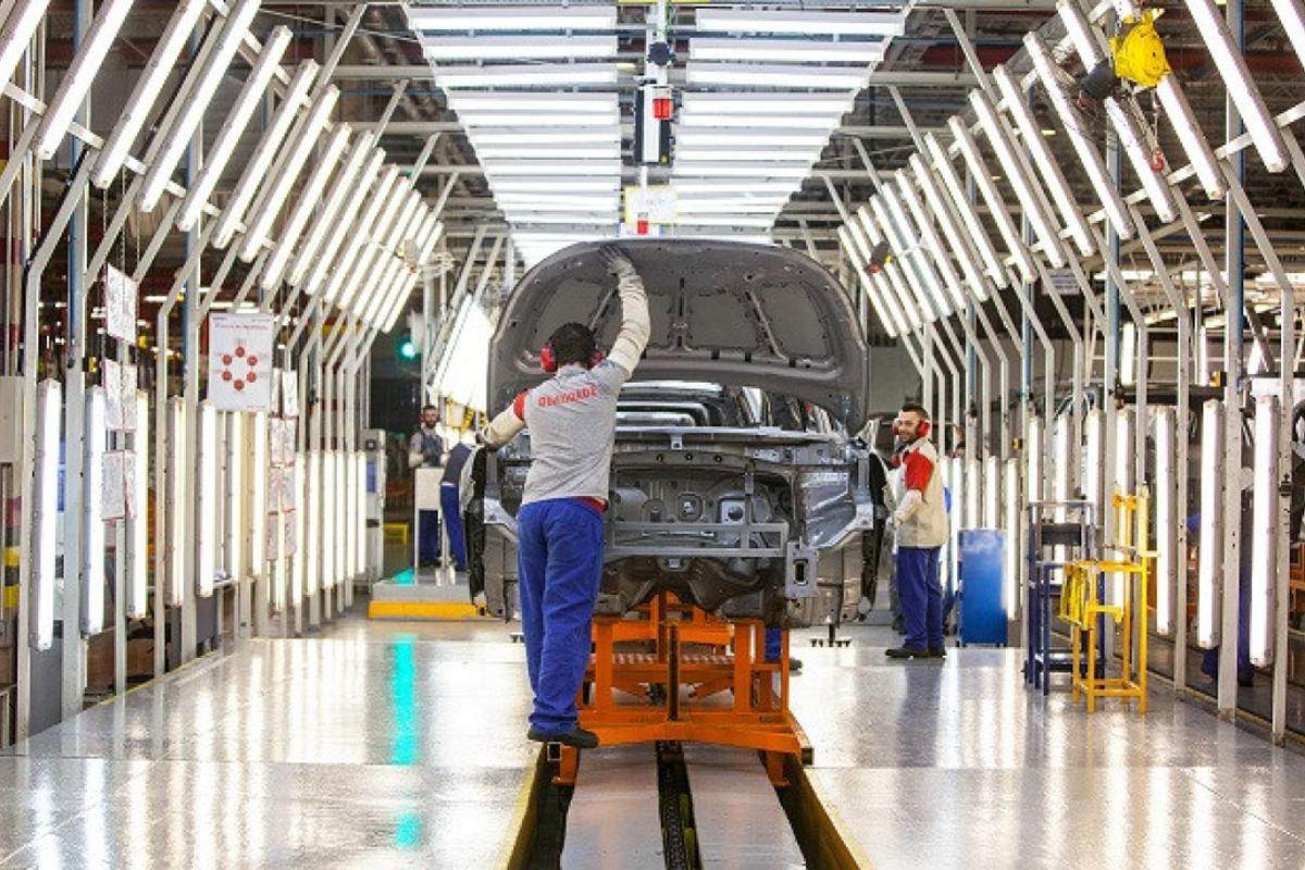 Montadora em Goiás deixa de fabricar 2 mil veículos em 2021 por falta de componente