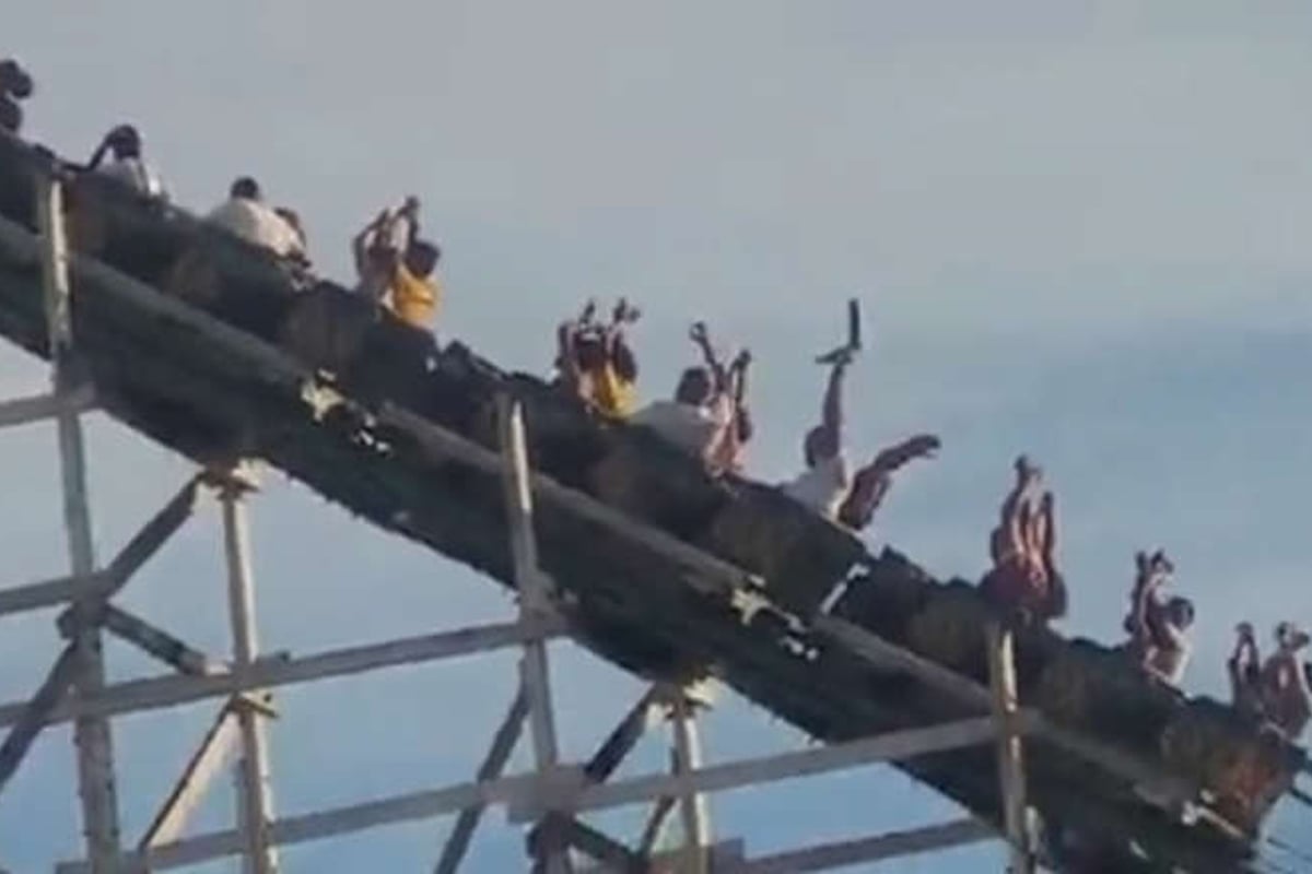 SP: peça de montanha-russa do Hopi Hari solta durante percurso