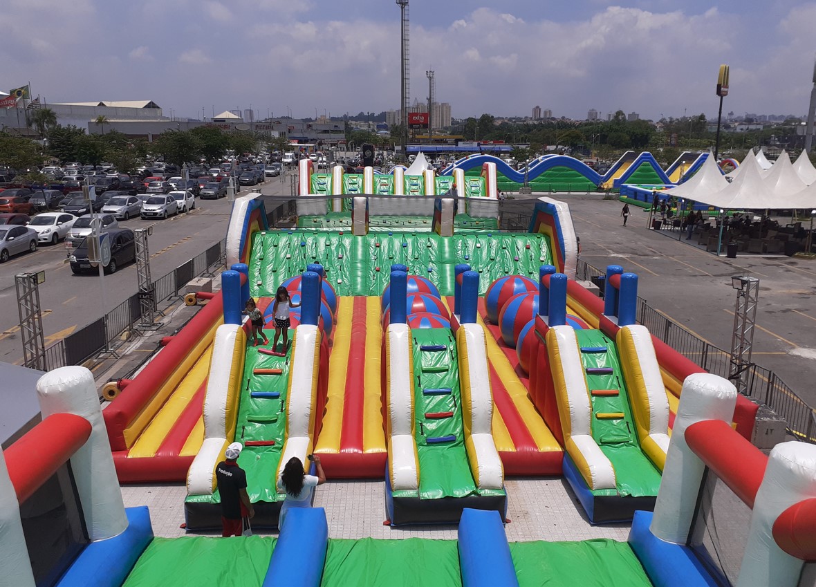 Maior parque de infláveis do Brasil em Goiânia: parque Cidade dos Infláveis em Goiânia