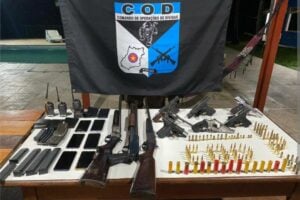 Oito homens que planejavam explodir caixas eletrônicos em Goias morreram após confronto com a Polícia Militar, em Araçu. (Foto: divulgação/PM)