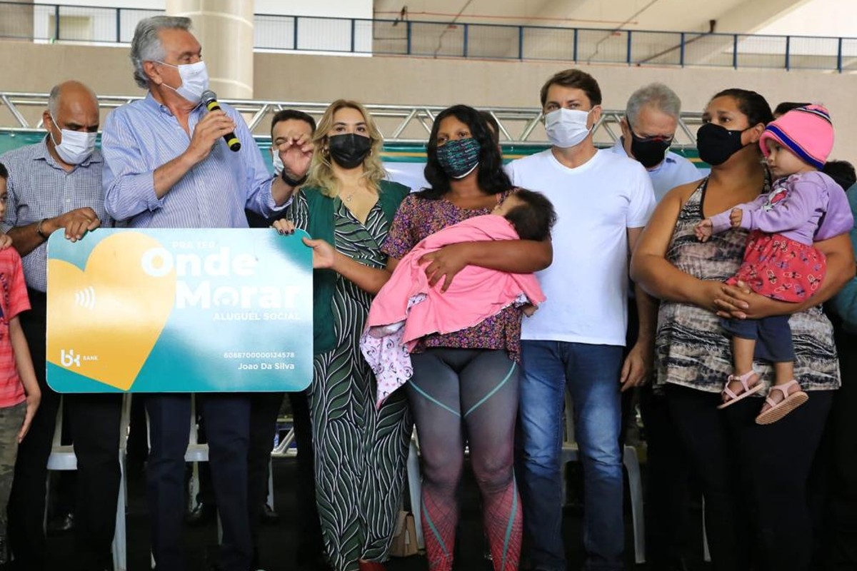 "Não é programa de véspera de eleição, é política definitiva", diz Caiado sobre aluguel social (Foto: Governo do Estado)
