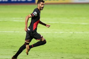 Jorginho comemorando gol marcado pelo Atlético Goianiense