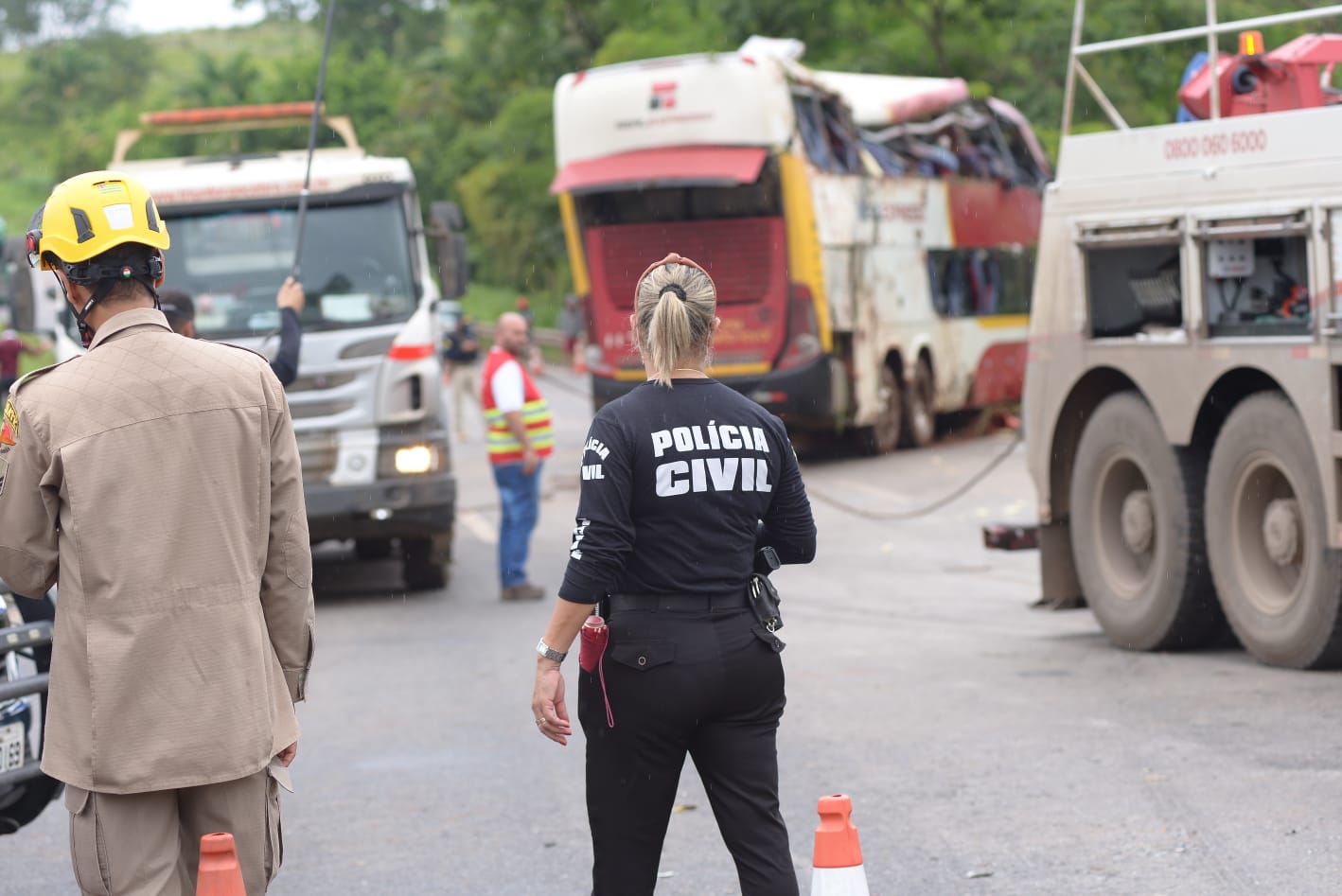 “Muita chuva e o carro está com problema de freio”, diz motorista do ônibus que caiu em ribanceira na BR-153