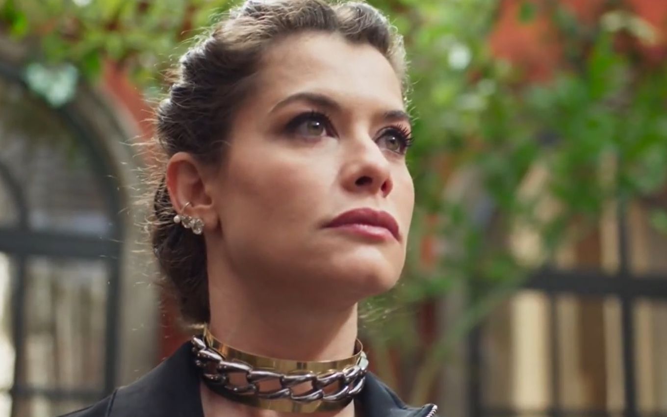 Alinne Moraes Um Lugar ao Sol Web relembrou outro papel da atriz que também não suportava crianças. Personagem de Alinne Moraes bate em criança em Um Lugar ao Sol Bárbara